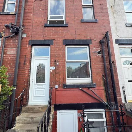 Serviced - - 3 Bed House-close To Centre -m621 & M1 - Contractors - Business Travellers - Families Casa de Férias