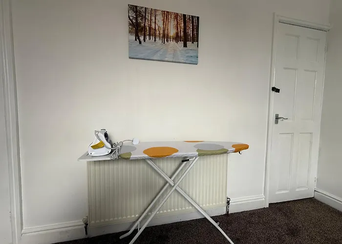 בית נופש Serviced - - 3 Bed House-close To Centre -m621 & M1 - Contractors - Business Travellers - Families *