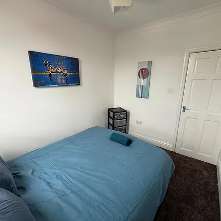 別荘 Leeds 3Br Guesthouse For 10 - Near Elland Road & City Centre - Fast Wifi, Netflix, & Parking リーズ
