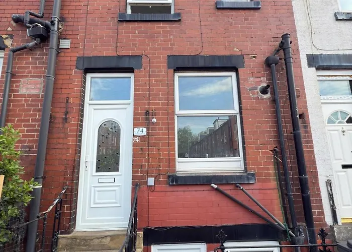 Serviced - - 3 Bed House-close To Centre -m621 & M1 - Contractors - Business Travellers - Families Vakantiehuis